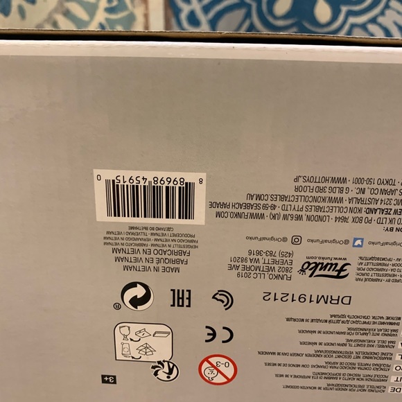 Funko Pop! Town Freddy Funko with Funko HQ #12 (ECCC 2020 Exclusive) - Picture 9 of 10